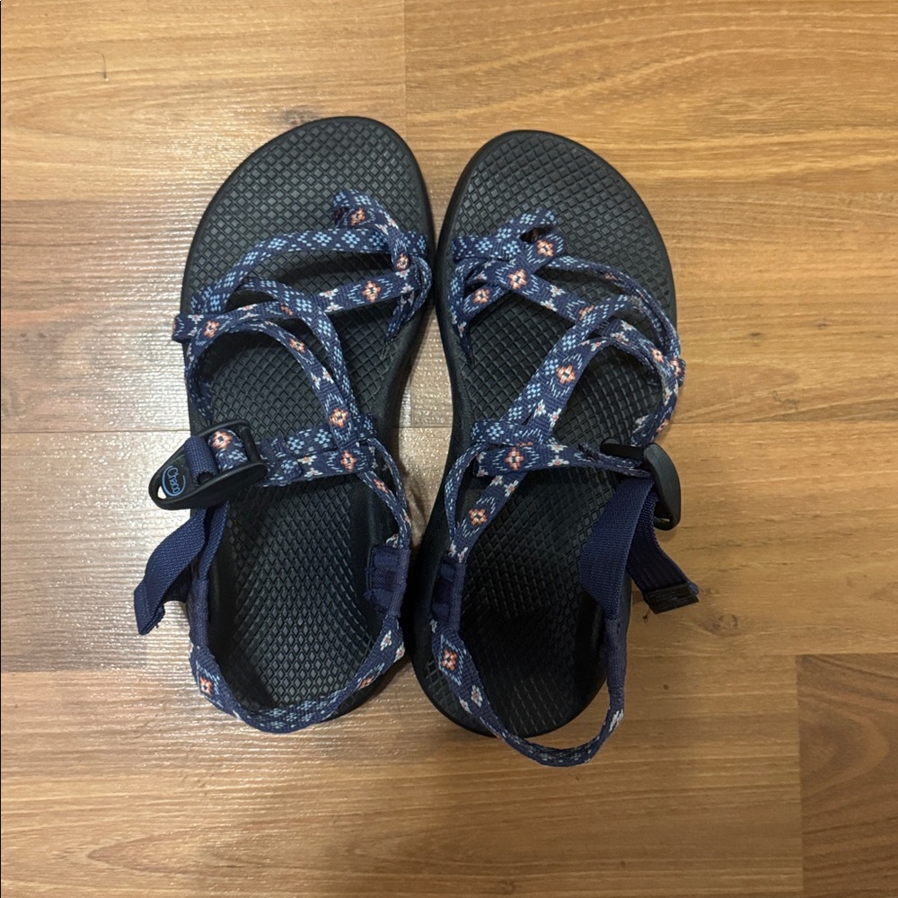 Women’s Chacos ZX/2- Blue Wink - Size 6. Worn once. Excellent condition.